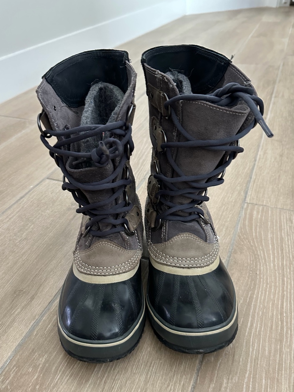 Repaired suede Sorel women’s snow boots size 7 wool lining gray black brown